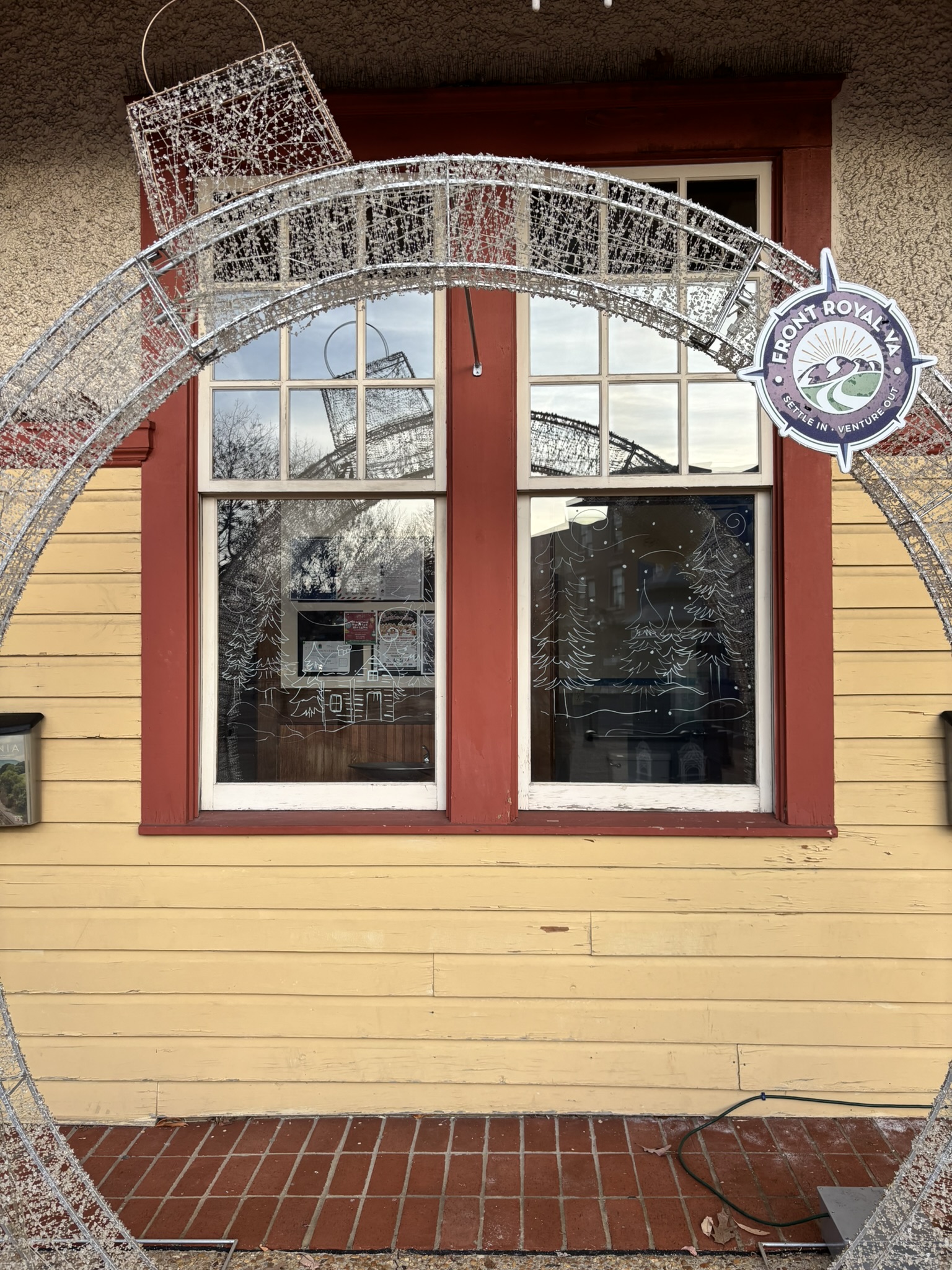 Window Painting on Main